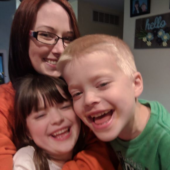 Meet your Posher, Laura - Picture 1 of 1